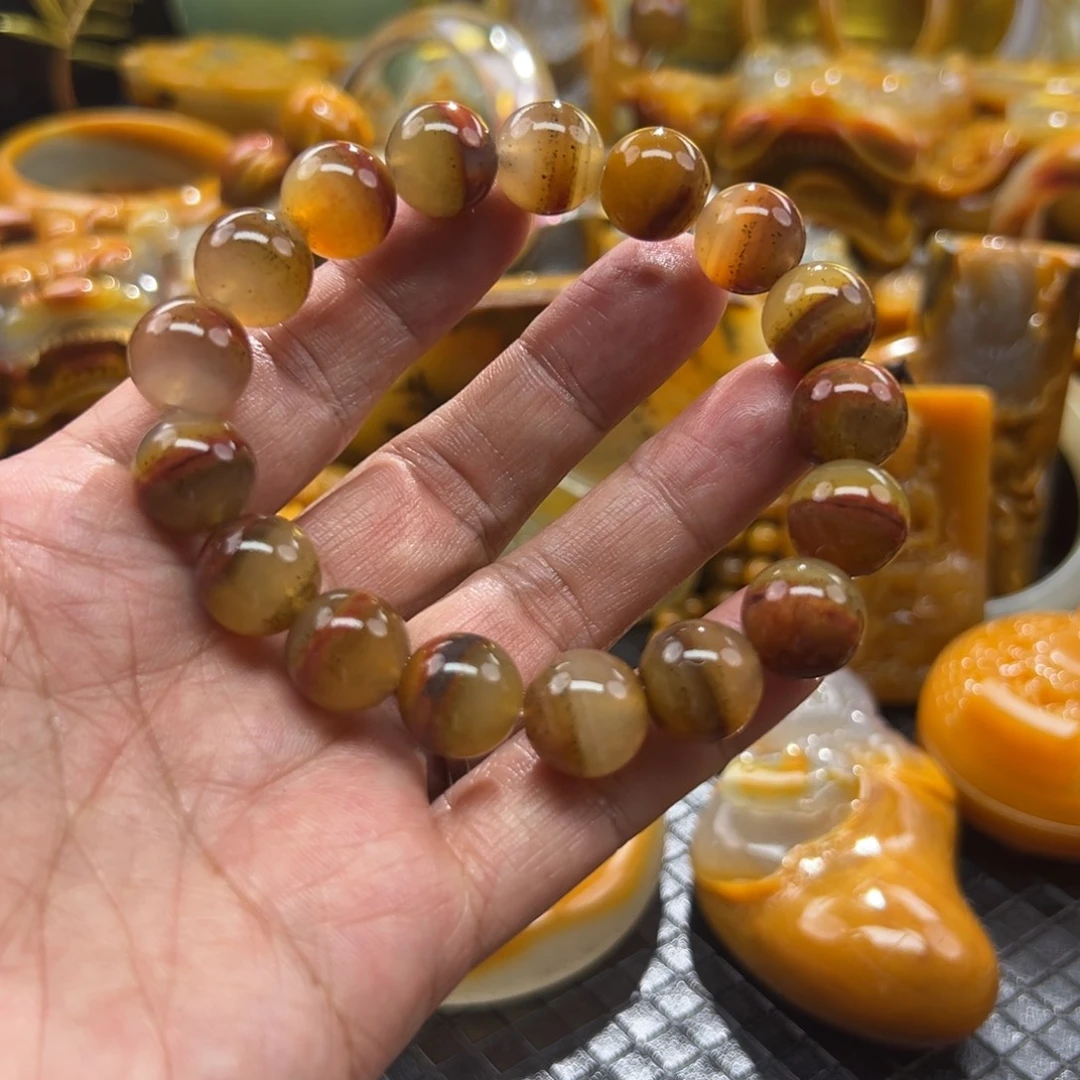 颈饰未镶嵌石英质玉
