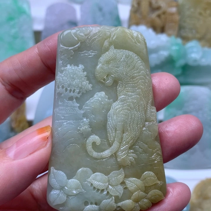 定制翡翠未镶嵌挂件虎挂件