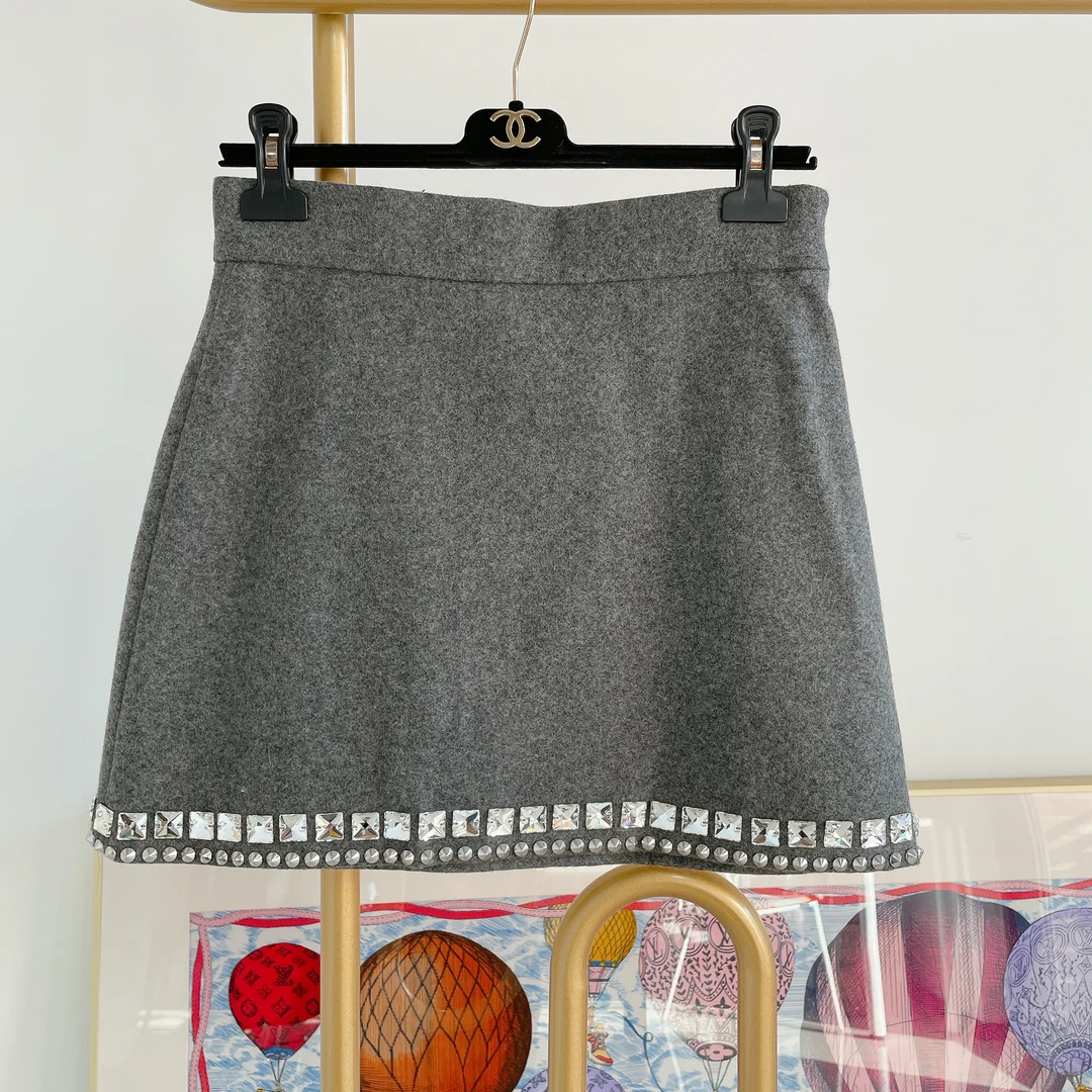 95新 MIU MIU/缪缪 【miumiu】#缪缪 灰色毛呢水钻半身裙