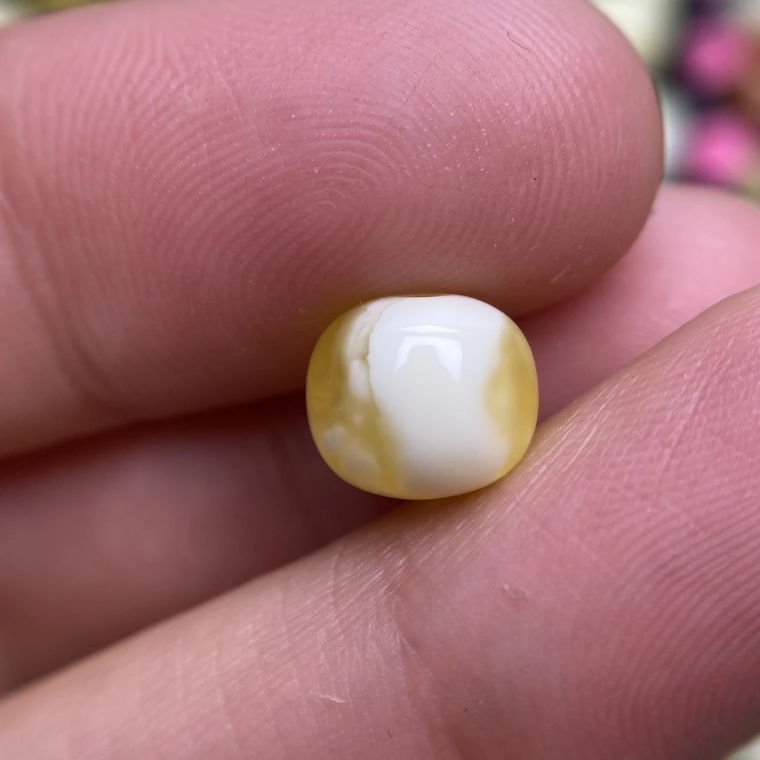蜜蜡橘黄白蜡老型配饰8.4×7.5mm保天然无优化，实物好看精致
