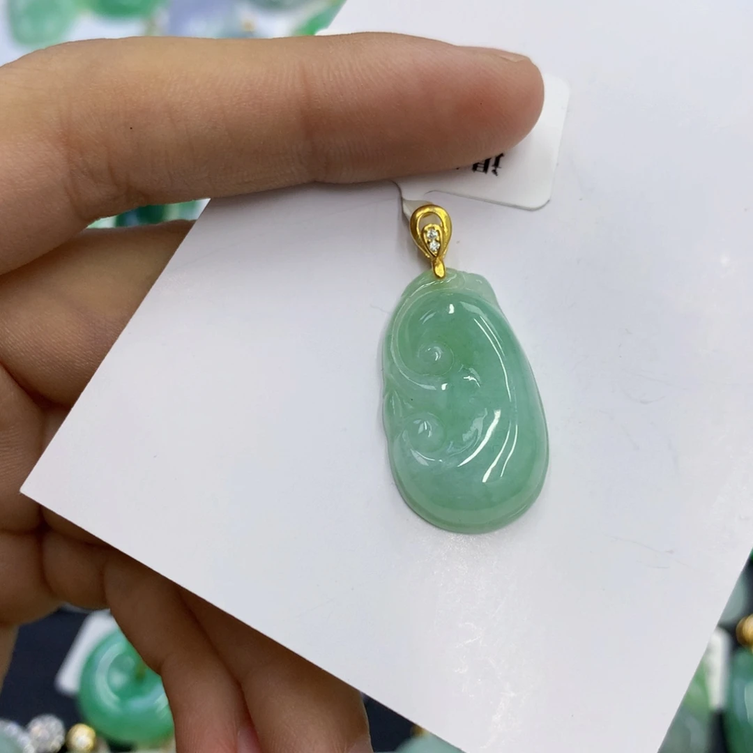 翡翠未镶嵌颈饰翡翠