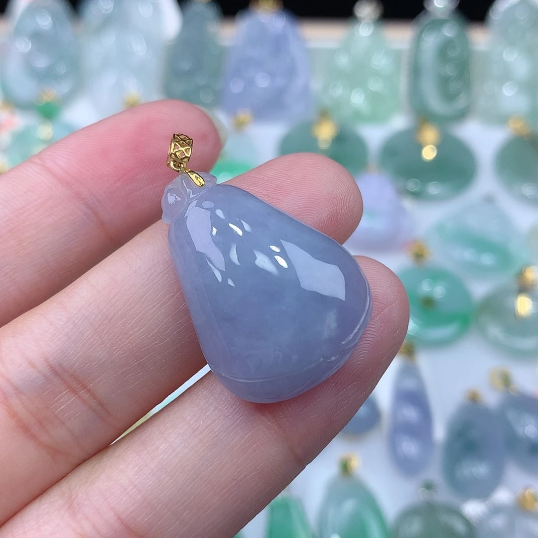 翡翠颈饰18K金镶嵌瓜