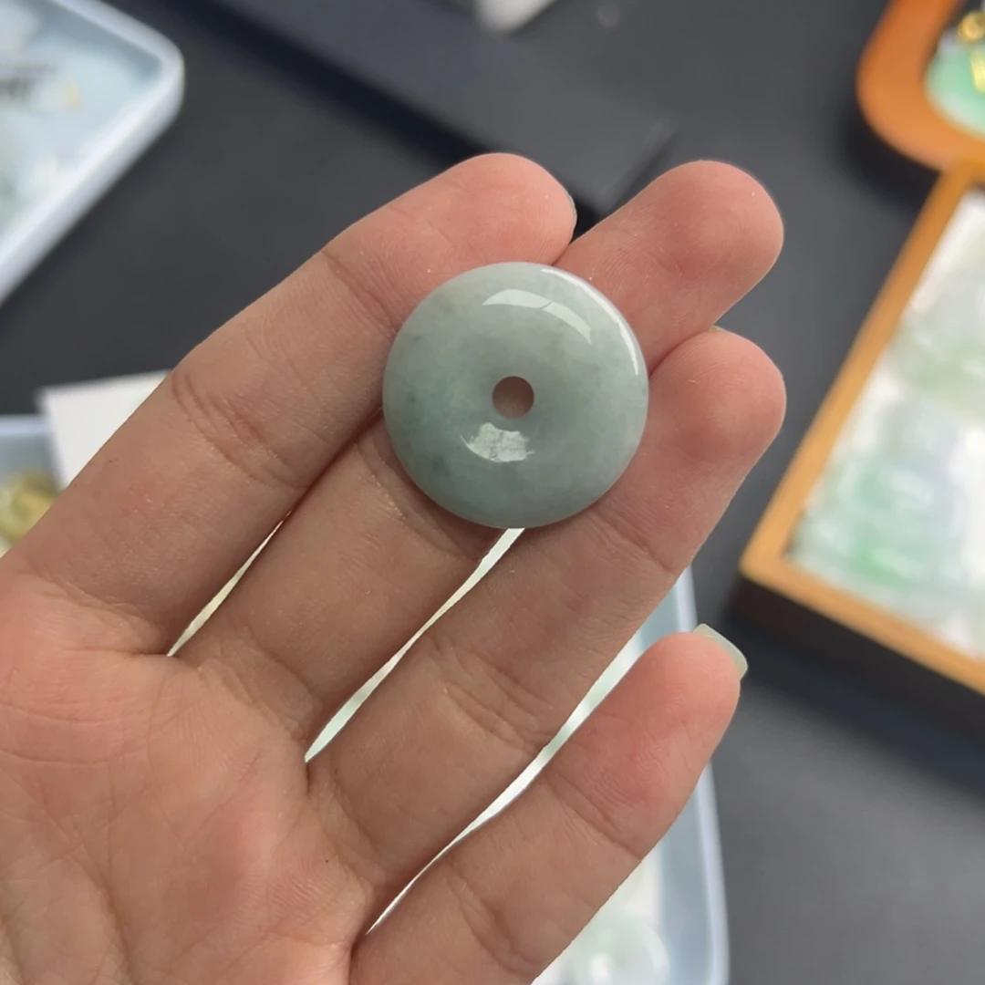 颈饰未镶嵌翡翠糊*平安扣