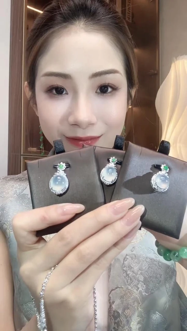 【云中意】18k金蛋面吊坠-多样性发一件bg