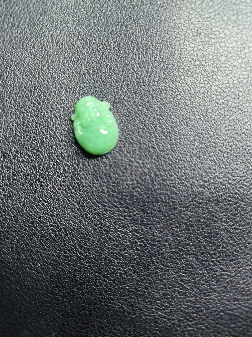翡翠吊坠财神精美