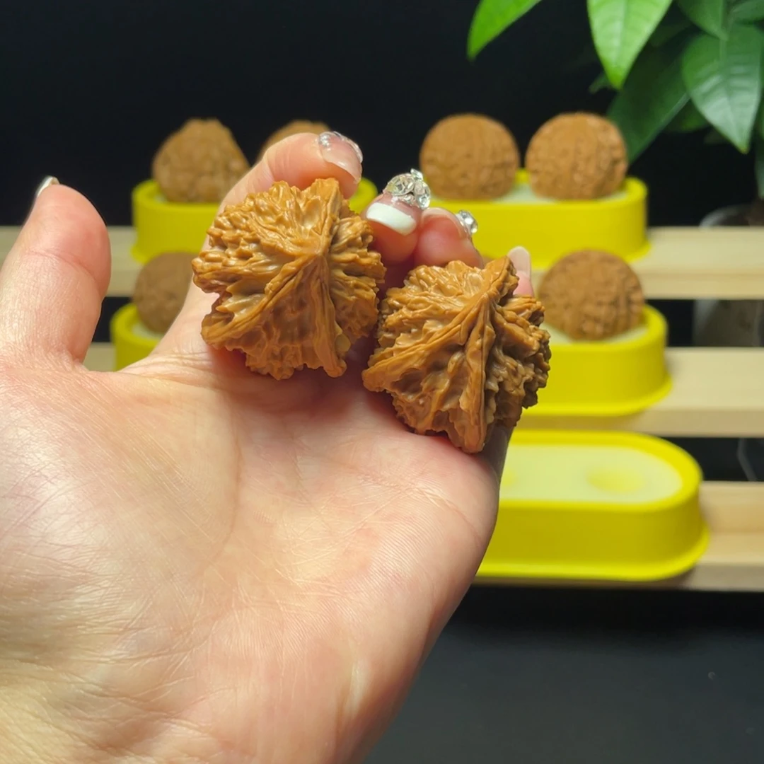 把件文玩核桃37微修三棱