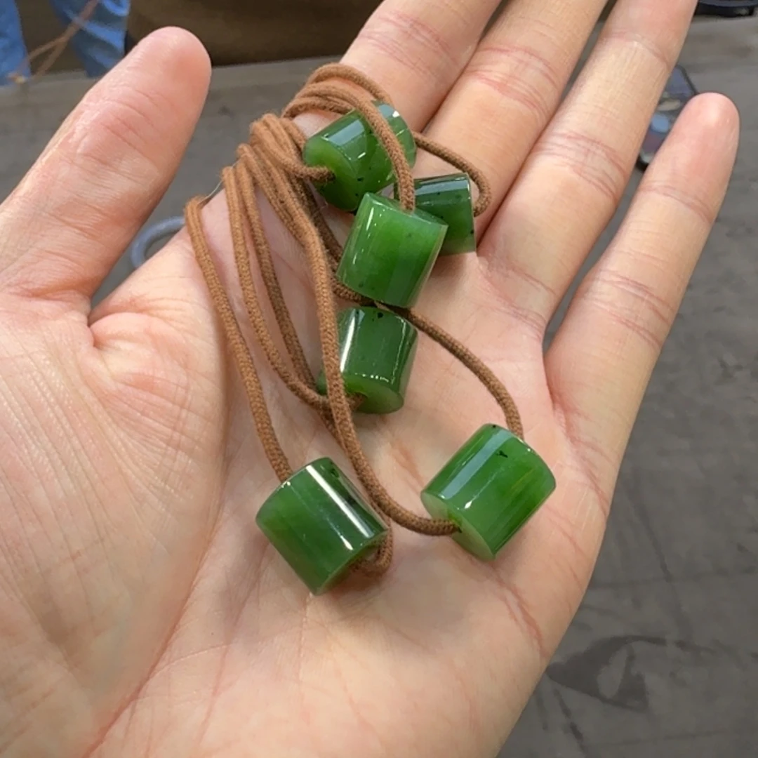 和田玉未镶嵌颈饰14残暴哥代购不退多样性发其一