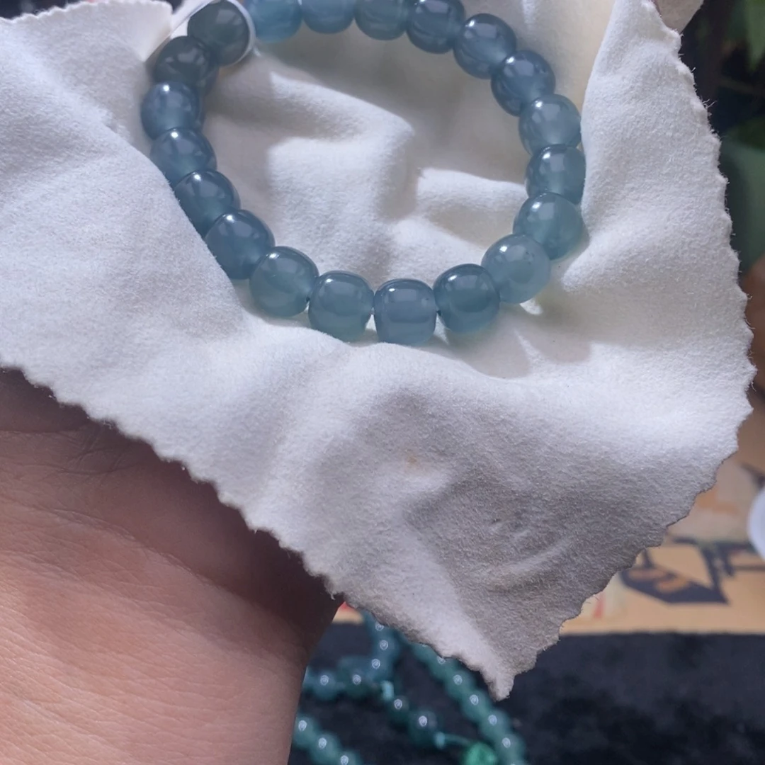 枫***林未镶嵌手串翡翠卡9.7老型珠特价款20颗有棉，有矿点