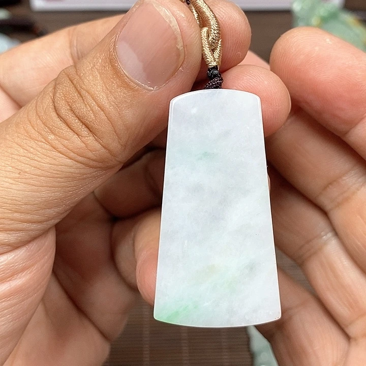 颈饰未镶嵌翡翠天然翡翠玉A货配证书