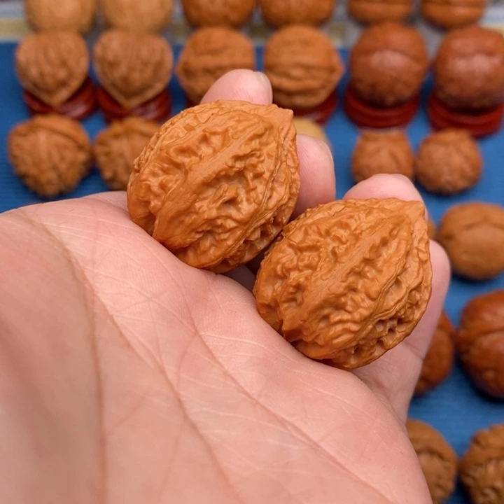 文玩核桃把件八棱