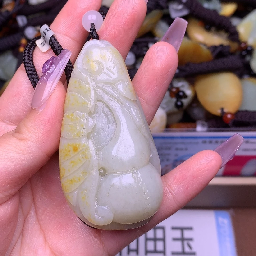 和田玉颈饰未镶嵌