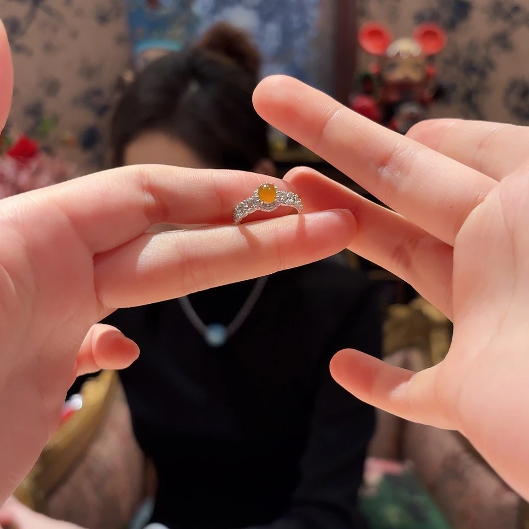 翡翠戒指18K金镶嵌眼***啡戒指