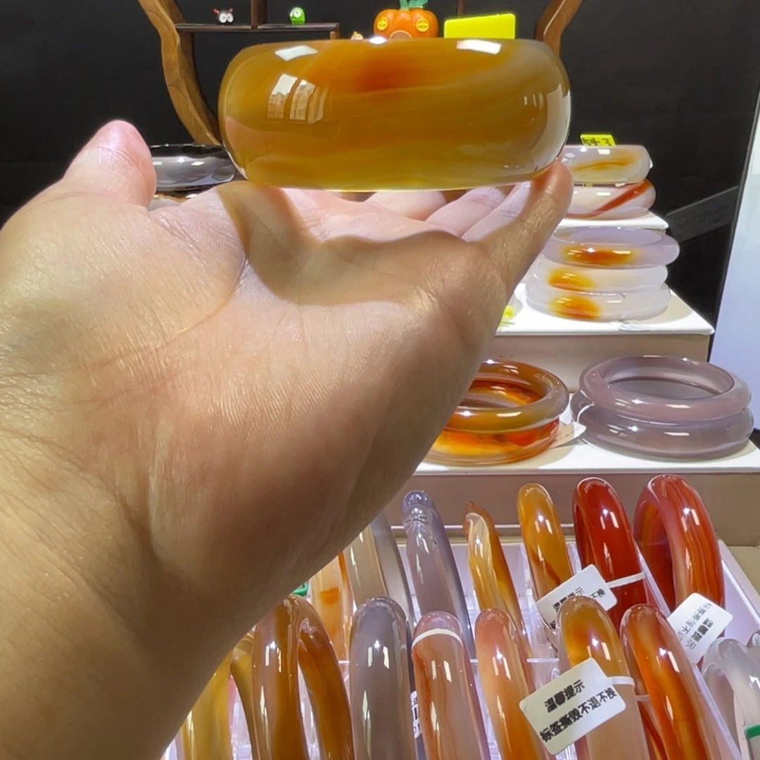 玛瑙/玉髓手镯未镶嵌