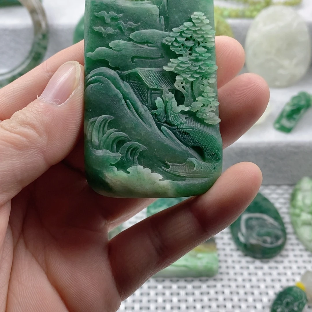 独山玉未镶嵌颈饰