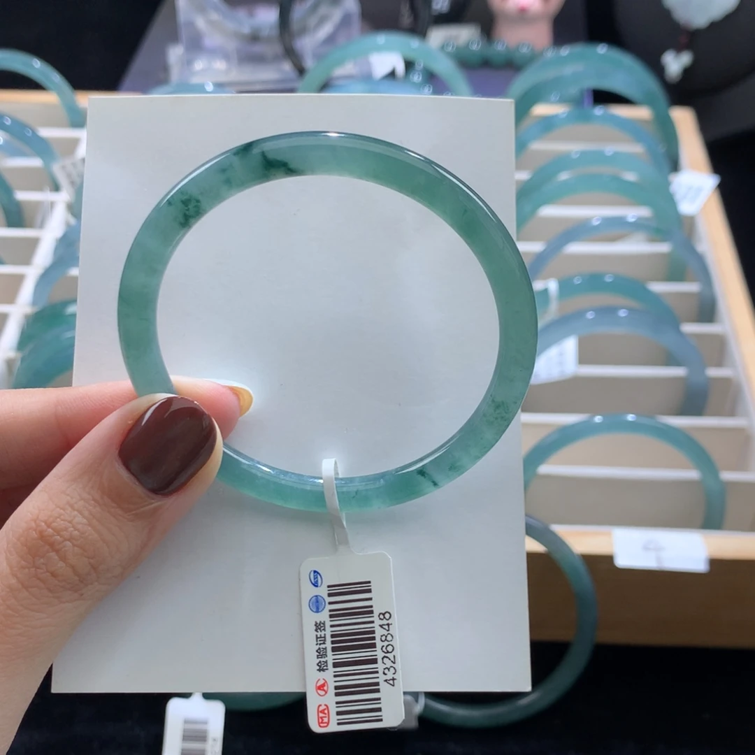 翡翠未镶嵌手镯飘花