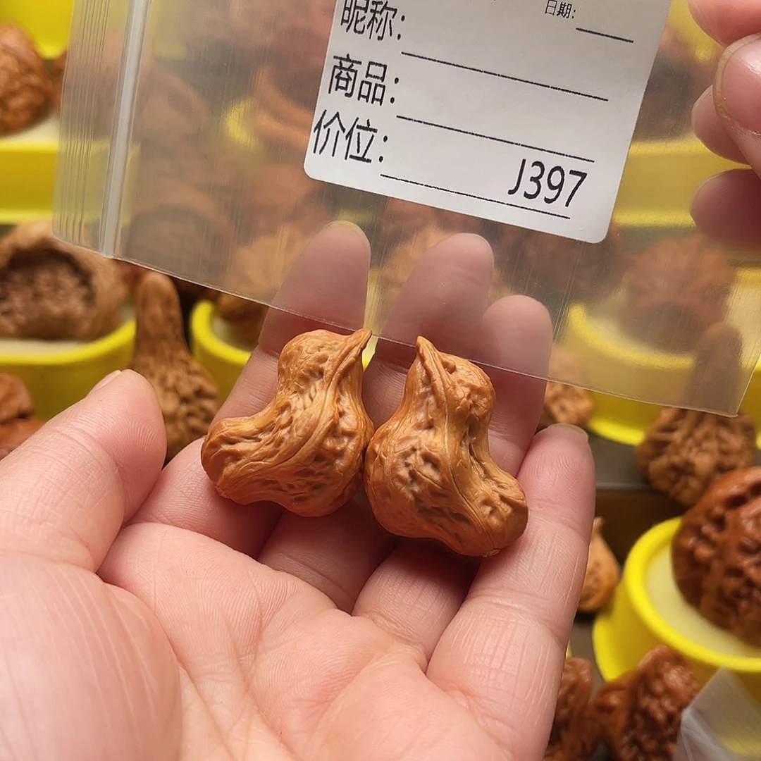 桃核吊坠小鸟野生果