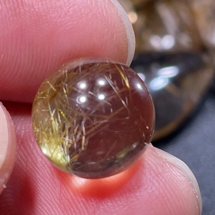 未镶嵌颈饰发晶半**义