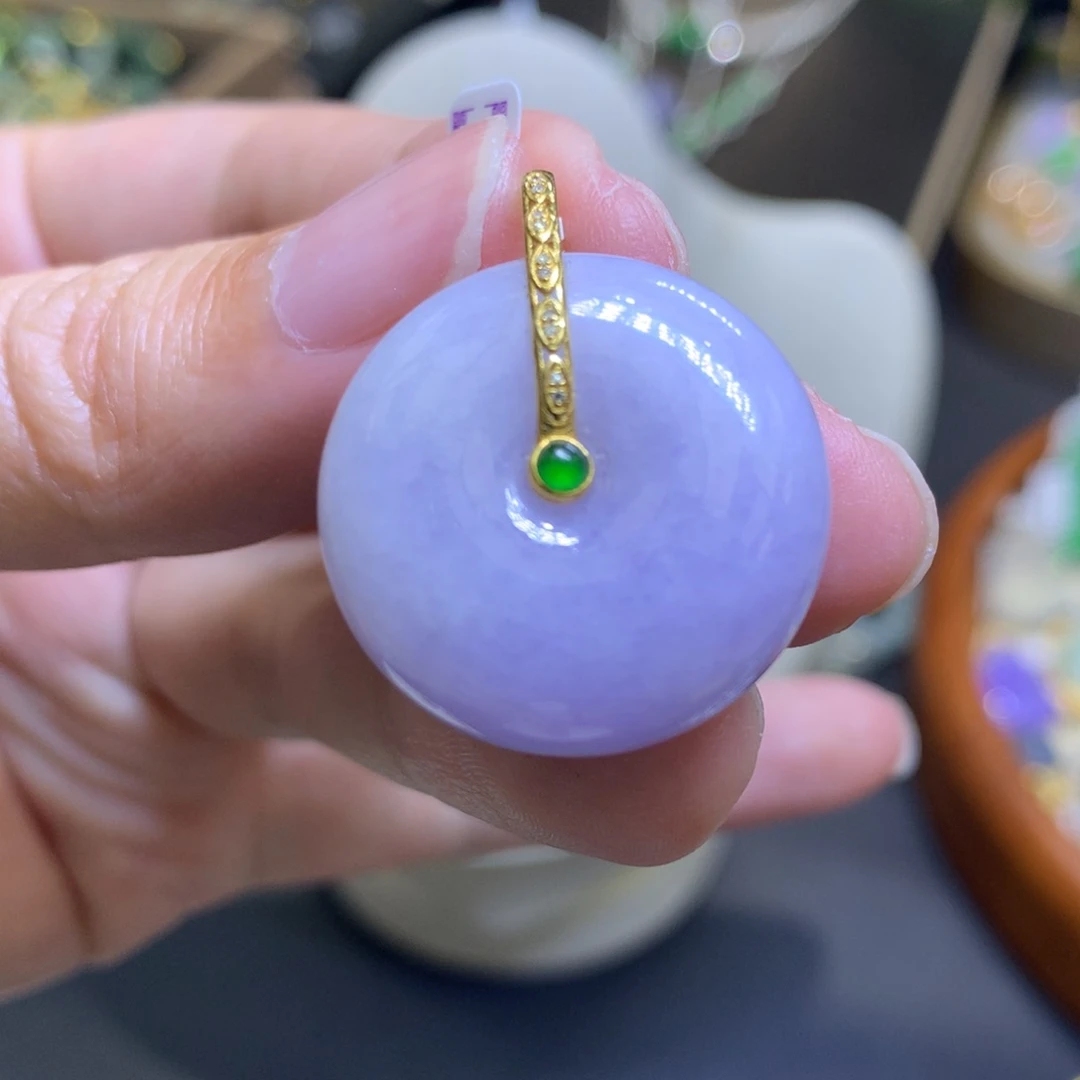 颈饰18K金镶嵌翡翠