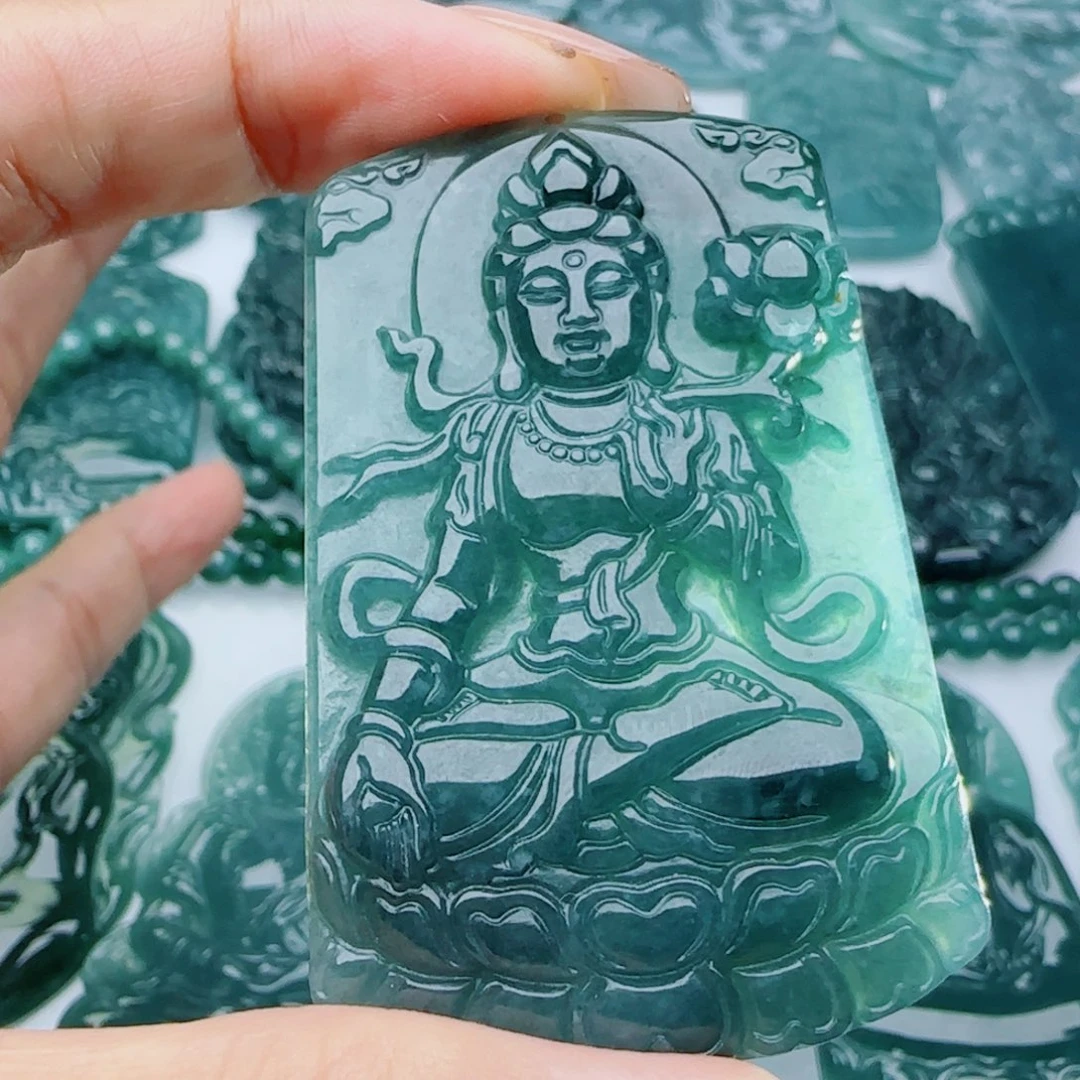 翡翠未镶嵌颈饰多样性发货天然的A货翡翠