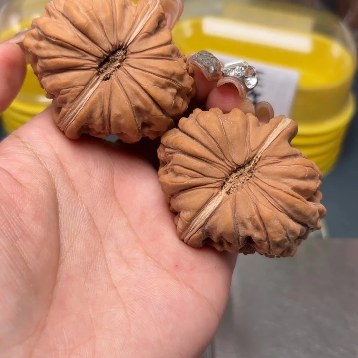 文玩核桃吊坠48-19705-02