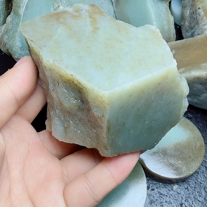 未镶嵌和田玉（糖玉）珠宝奇石