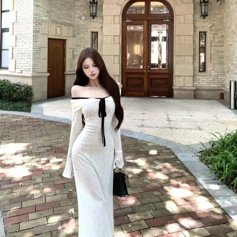 一字肩撞色绑带长袖连衣裙女秋季喇叭袖收腰裙子温柔修身包臀长裙