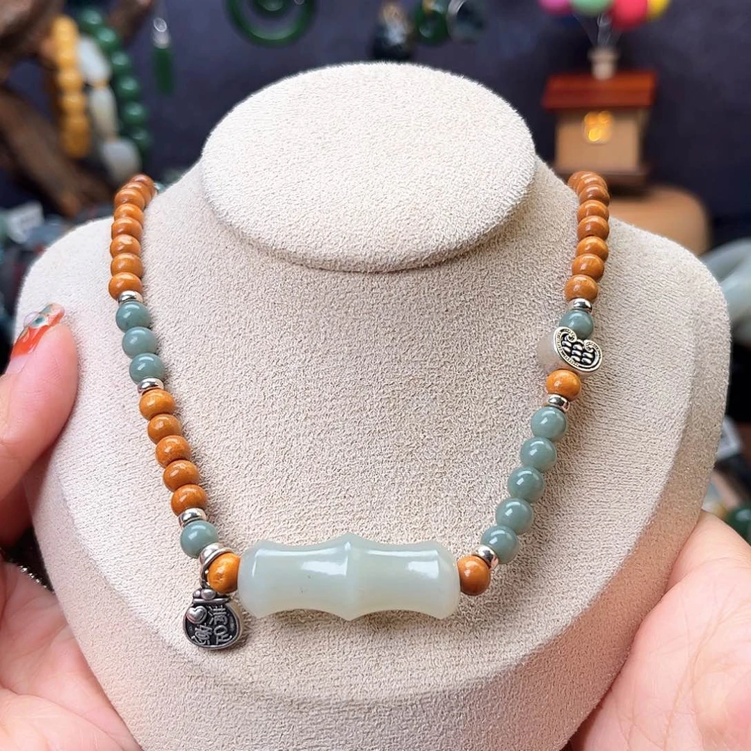 颈饰未镶嵌和田玉