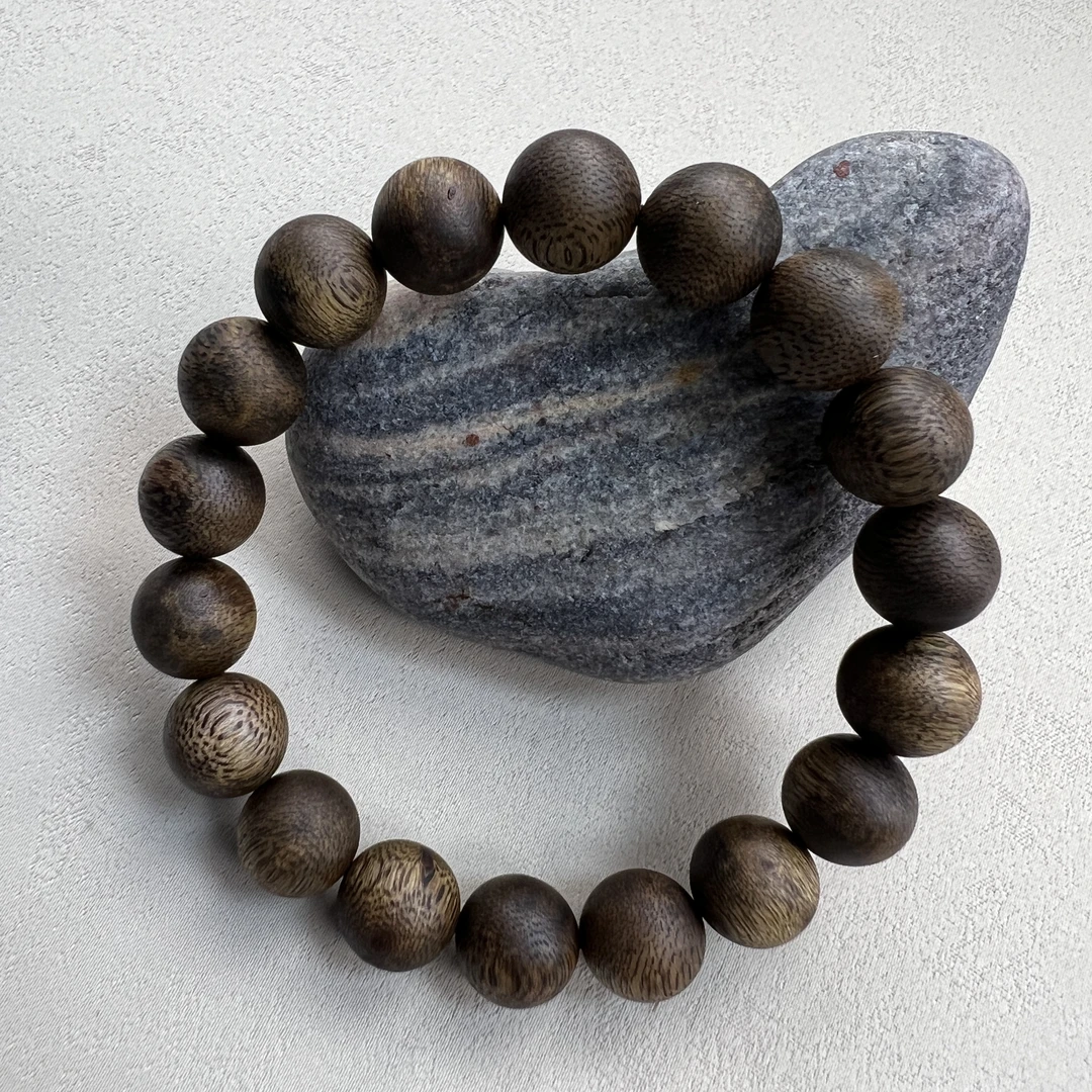 YH-047103海南五指山琪楠沉香1.2单圈约9g