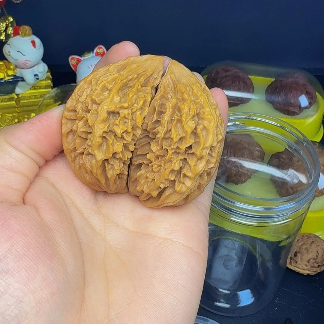 文玩核桃把件招财鼠半臂