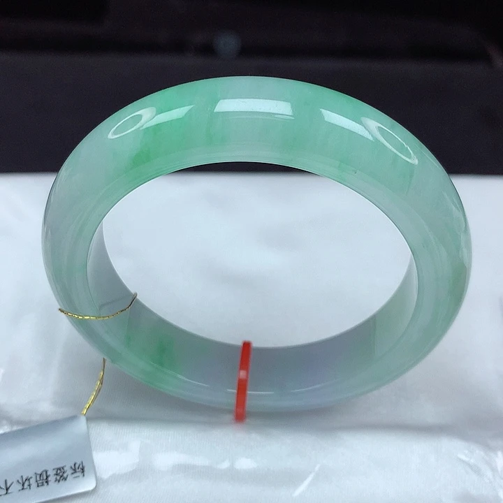 翡翠未镶嵌手镯52圈680
