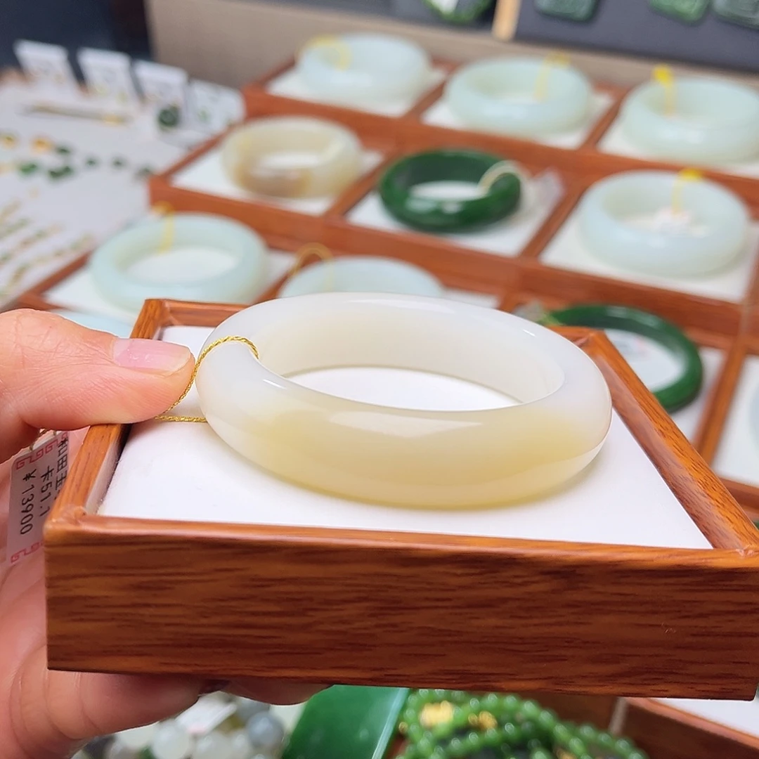 和田玉未镶嵌手镯51.1