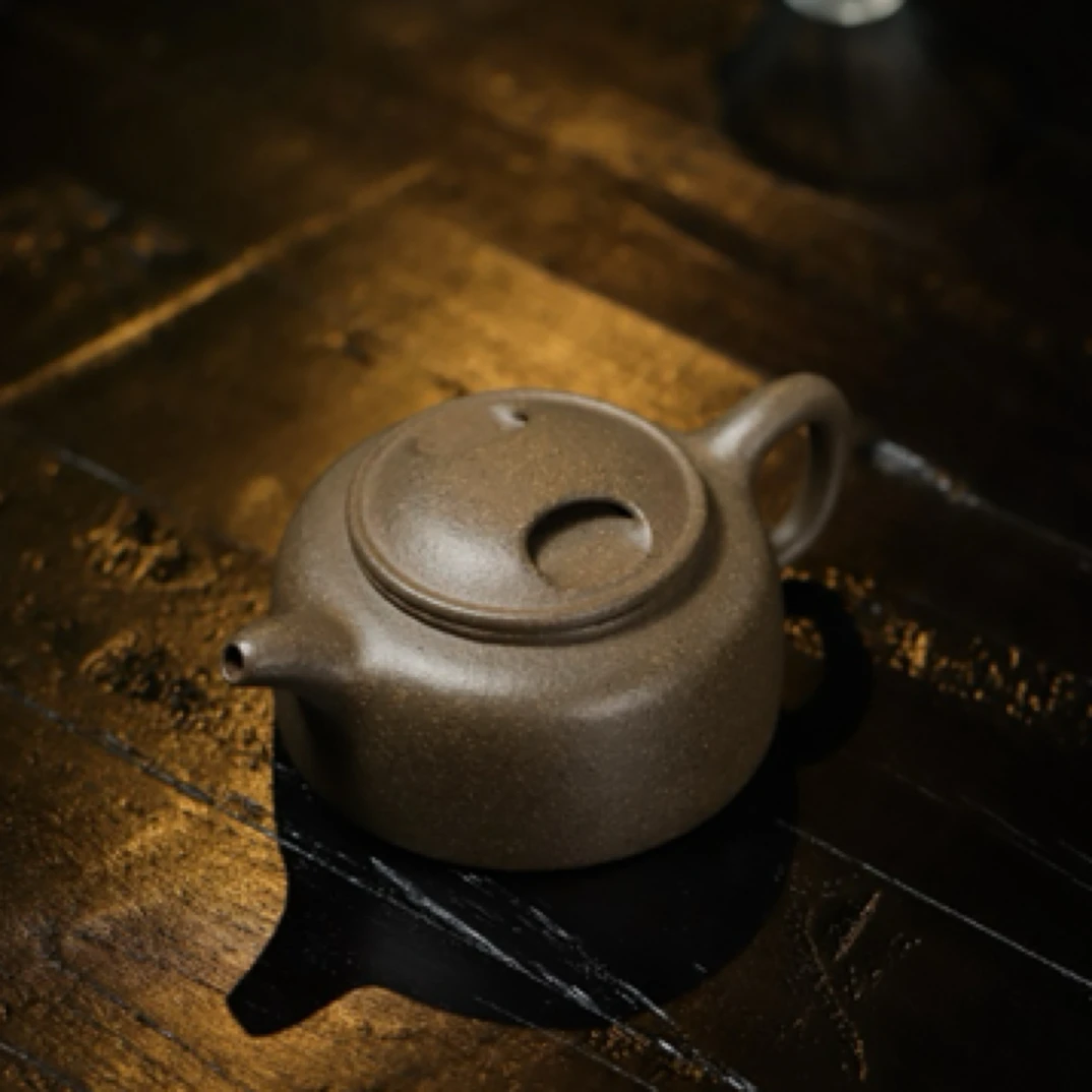 青桃花泥精工半手牛盖莲子紫砂壶