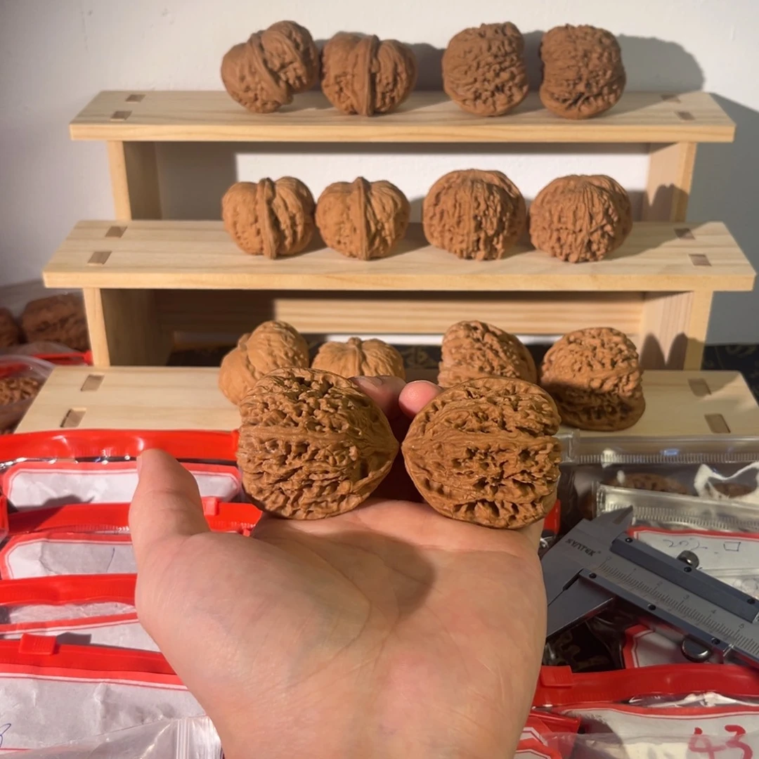 文玩核桃吊坠45三角全品南疆石