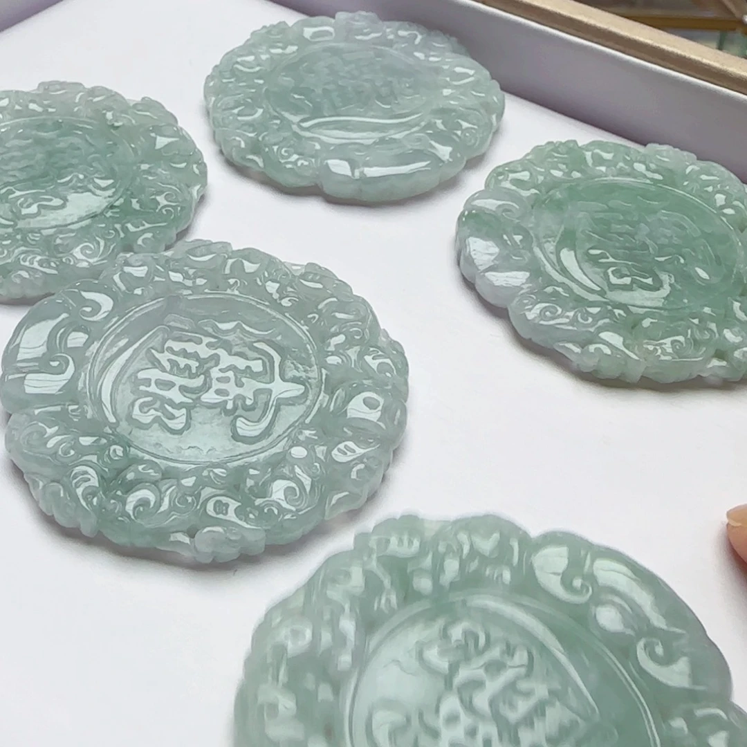 颈饰未镶嵌翡翠财源滚滚