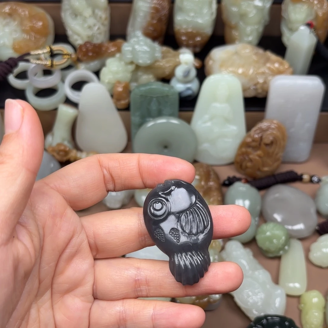 颈饰未镶嵌和田玉