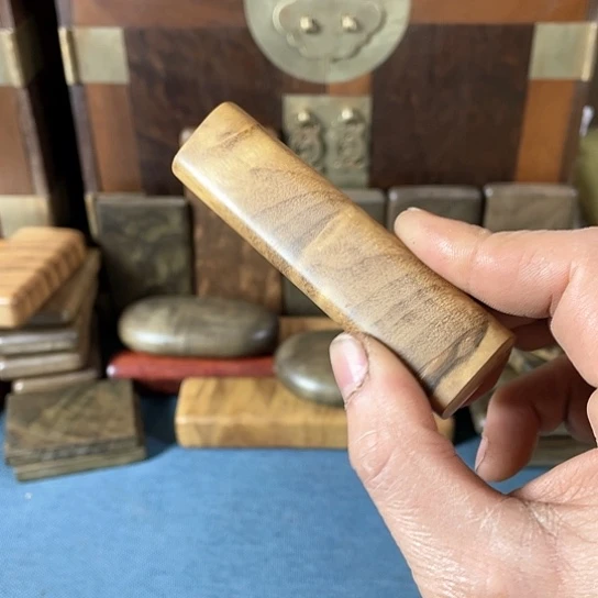 【闪购商品】打***璃金丝楠木手把件枯木