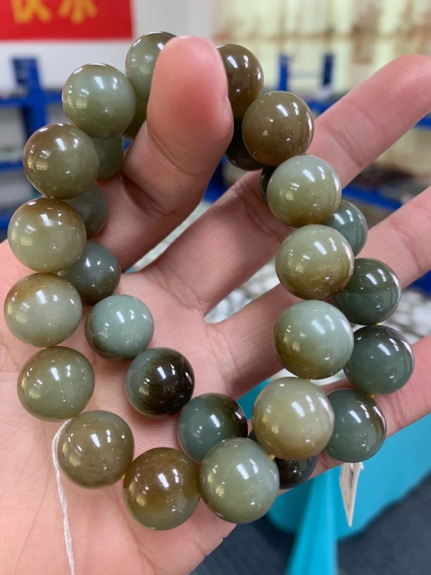 纯天然新疆聚宝盆和田玉卡14多样性拍一发一A314