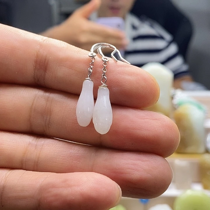 和田玉未镶嵌耳饰