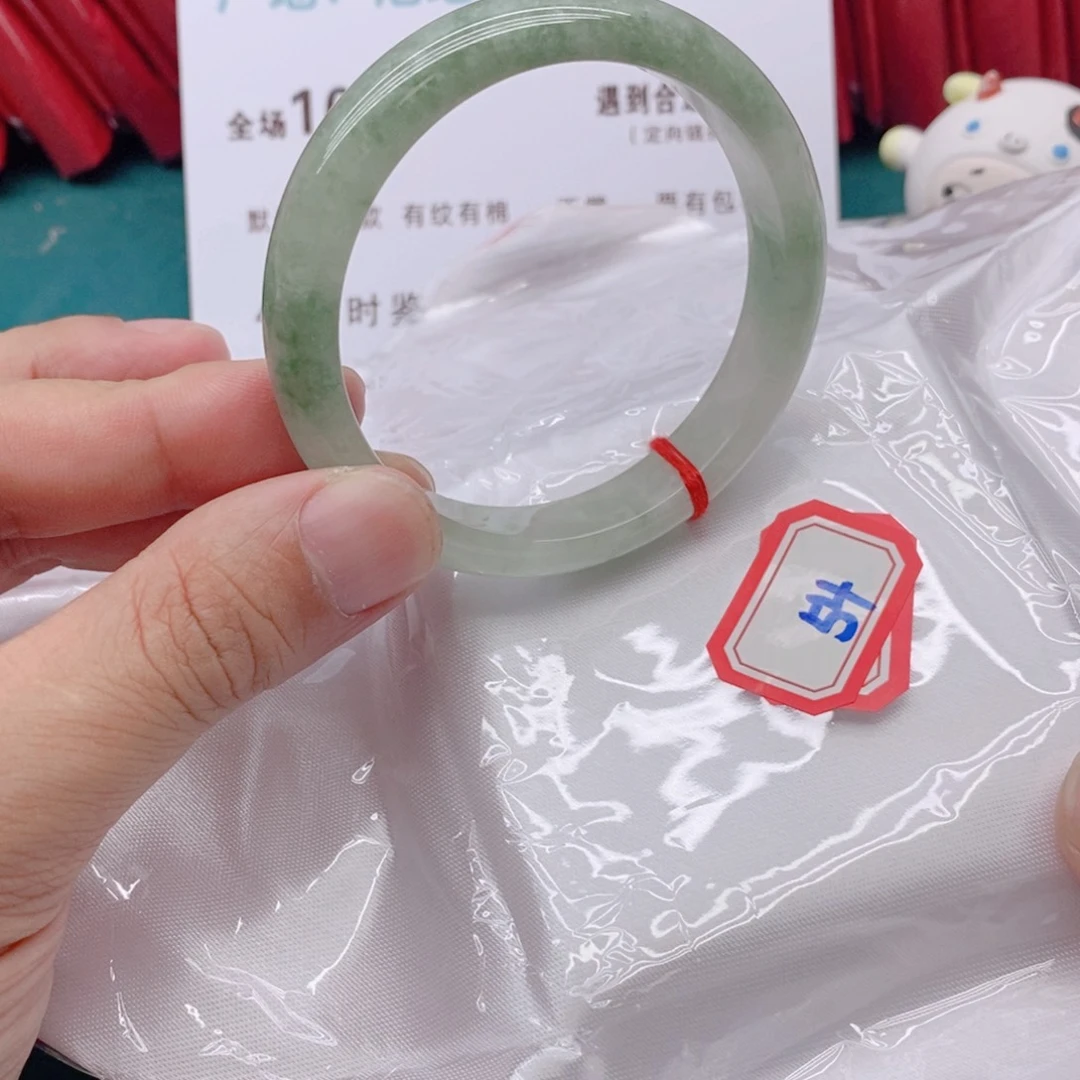 翡翠手镯未镶嵌麻**叔544444444444