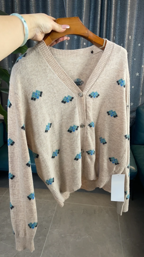 女士休闲时尚羊毛衫开衫