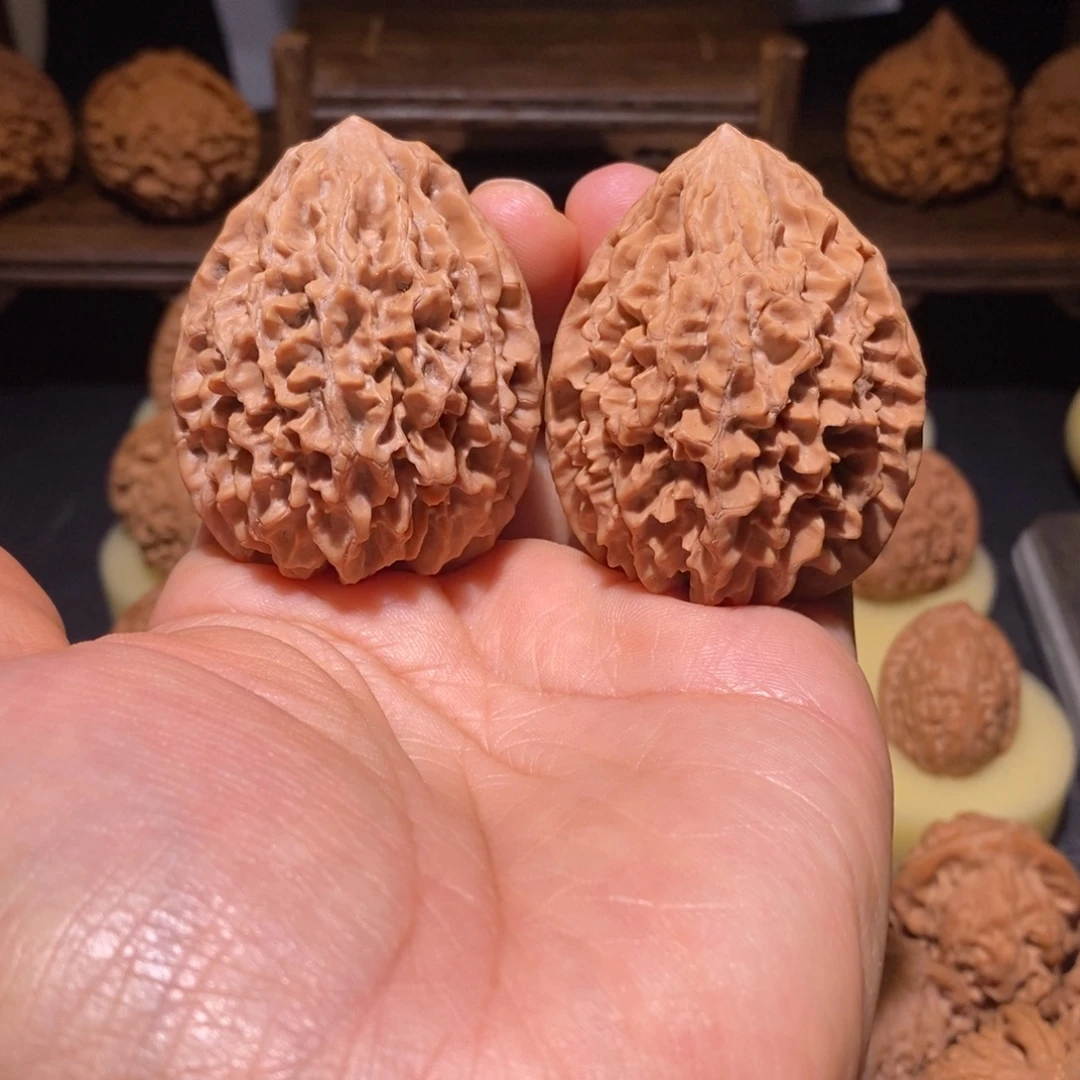 文玩核桃吊坠招财鼠40+