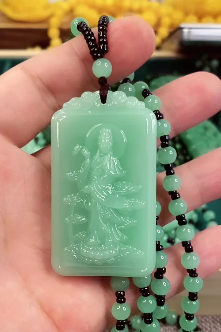 14.浅绿锦鲤观音吊坠经典百搭男女同款
