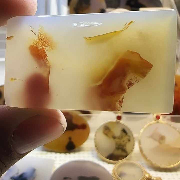 玛瑙/玉髓未镶嵌珠宝奇石