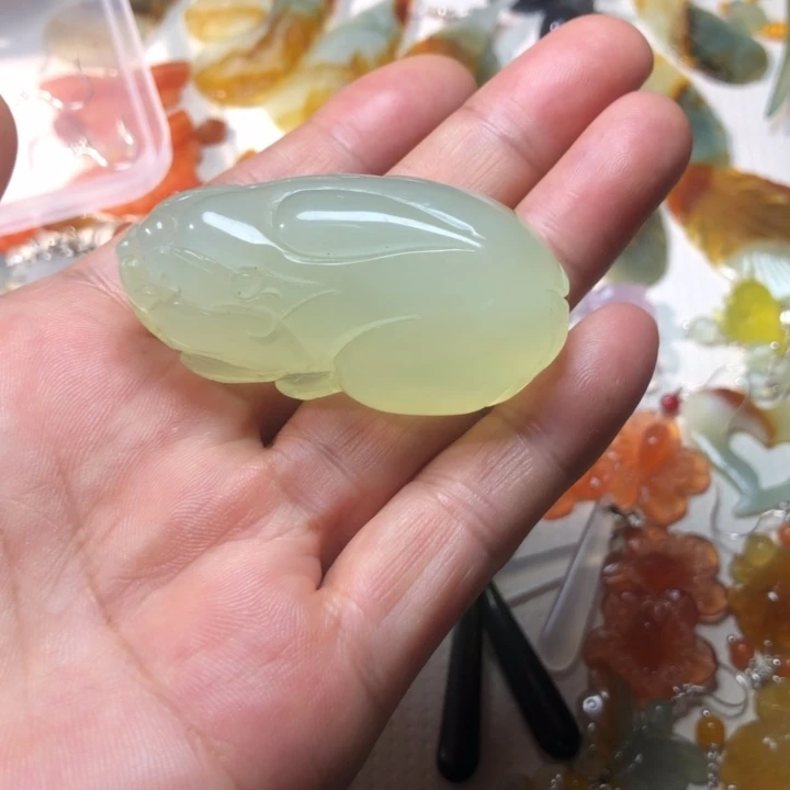 未镶嵌蛇纹石玉耳坠