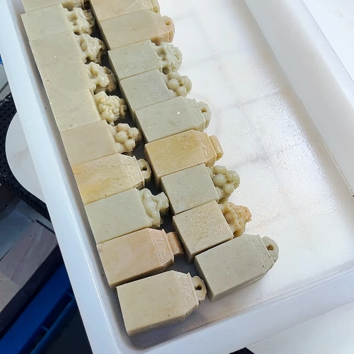 青田石印石靳*江晚上给大家