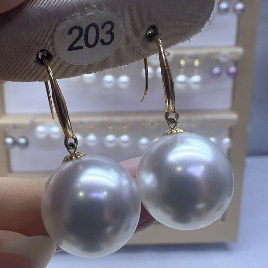 18K金镶嵌淡水珍珠耳饰