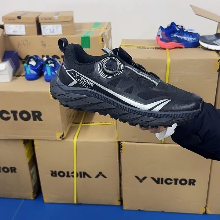 41码羽毛球专业鞋子