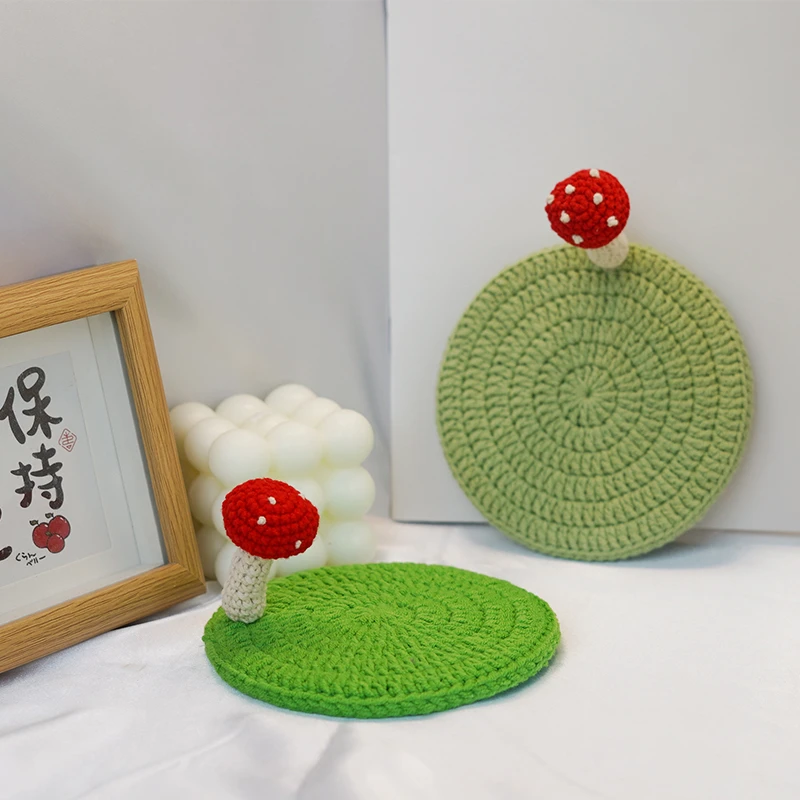 蘑菇杯垫  手工钩织手工DIY百搭时尚创意玩偶钩织