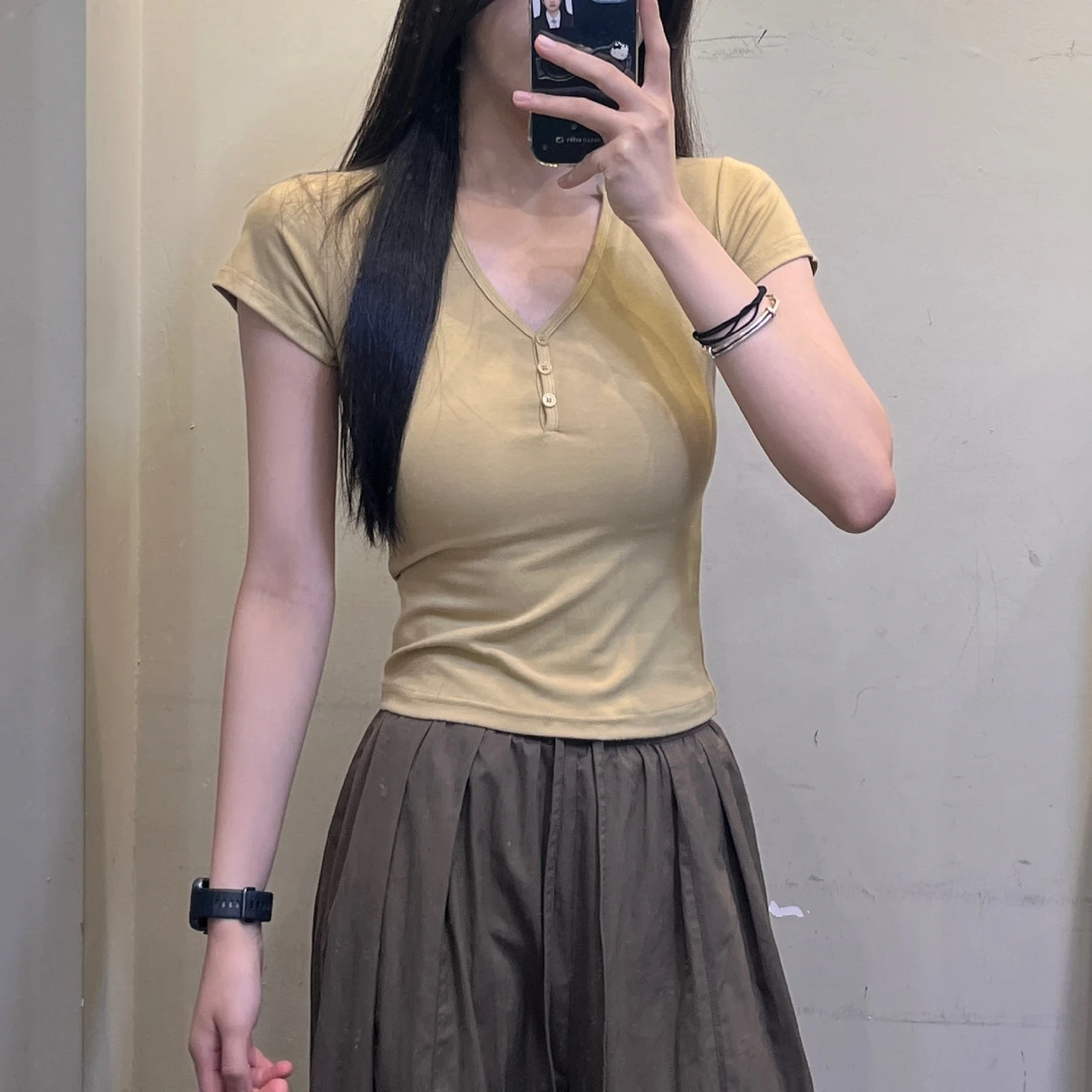 范范与凡凡【热辣出街】美式V领亨利领修身显瘦扣子短袖T恤上衣