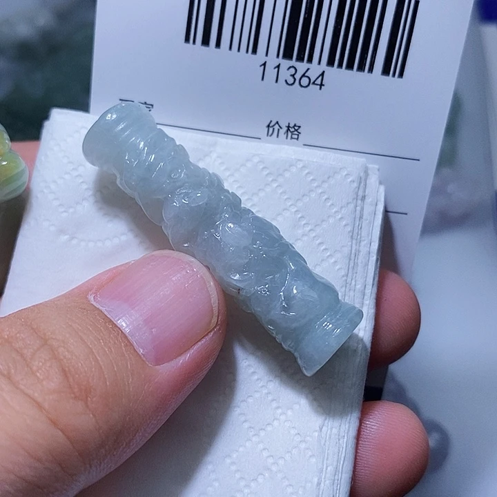 翡翠未镶嵌颈饰天光墟翡翠市场现金代购